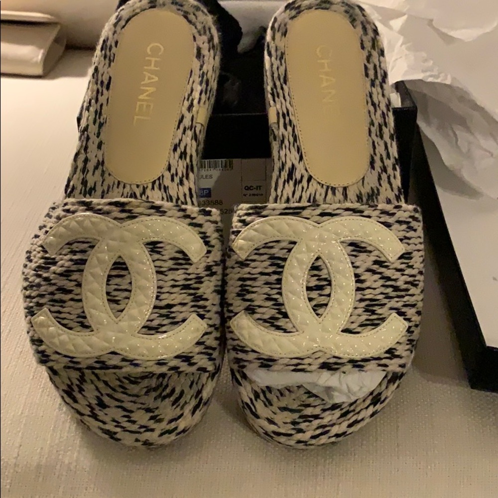 Chanel Black and Beige Mules size 40